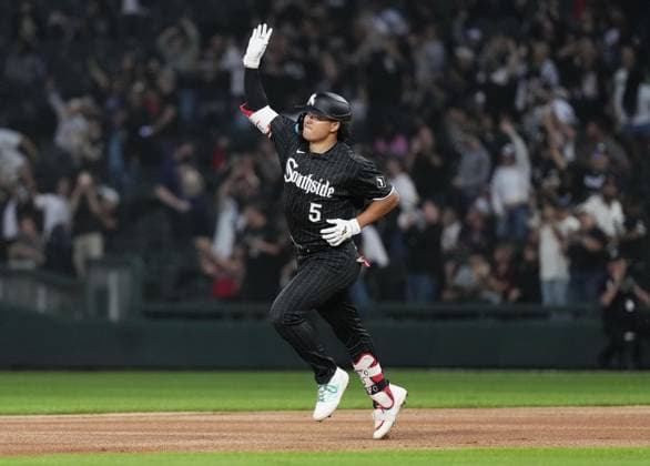 Baseball: Tigers vs. White Sox Munetaka Murakami of the Chicago White Sox rounds the bases after hitting a three-run home run in the first inning of a baseball game against the Detroit Tigers at Rate Field in Chicago on Sept. 17, 2026.  A14AA0005627774P