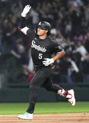Baseball: Tigers vs. White Sox Munetaka Murakami of the Chicago White Sox rounds the bases after hitting a three-run home run in the first inning of a baseball game against the Detroit Tigers at Rate Field in Chicago on Sept. 17, 2026.  A14AA0005627775P