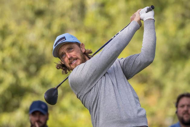 Golf - DP World Tour (European Tour) ˜Rolex Series™ - 2026 BMW PGA, Golf Herren Championship - Second Round - West Course, Wentworth Club - Friday 18th September 2026 Tommy Fleetwood (ENG) with his tee shot from the 17th hole COLORSPORT DANIEL BEARHAM  cspDB_BMWPGA_R2_180926_