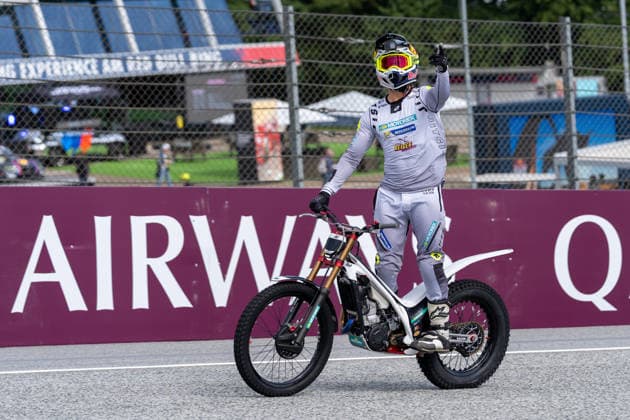 SPIELBERG, AUSTRIA - SEPTEMBER 18: Das Bild zeigt Adrian Guggemos aus Deutschland während der Freestyle Stuntshow im Rahmen des MotoGP Großer Preis von Österreich 2026 am RED BULL RING am 18. September, 2026 in SPIELBERG, ÖSTERREICH, STEIERMARK. SPIELBERG, AUSTRIA 18 SEPTEMBER: The picture shows Adrian Guggemos from Germany during the freestyle stunt show as part of the 2026 MotoGP Austrian Grand Prix at the RED BULL RING on 18 September 2026 in SPIELBERG, AUSTRIA, STYRIA. Copyright: xIBEX.agencyx xGerdxSchifferlx