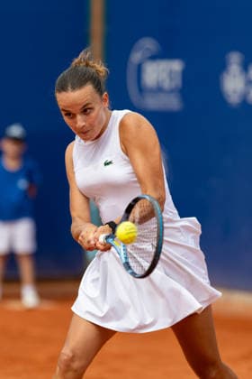 BBVA Open Internacional of Valencia Quarter Final Clara Burel from France against Guiomar Maristany Zuleta de Reales from Spain in action during the BBVA Open Internacional of Valencia Quarter Final at Sporting Tennis Valencia, (Valencia ) on September 18, 2026. Copyright: xVicentexVidalxFernandezx