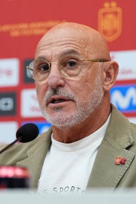 September 18, 2026, Las Rozas, Madrid, Spain: Luis de la Fuente, head coach of Spain, attends a press conference, PK, Pressekonferenz to announce the squad list ahead of the UEFA Nations League 2026 27 matches against Croatia, England and Czech Republic on September 18, 2026, in Las Rozas, Madrid, Spain. Luis De La Fuente Press Conference - UEFA Nations League  - ZUMAa181 20260918_zaa_a181_081 Copyright: xDennisxAgyemanx