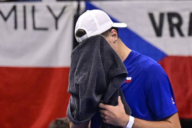 Jakub Mensik (CZE) playes against Learner Tien (USA) in the game of the 2026 Davis Cup men s team tennis World Championship, WM, Weltmeisterschaft match between the Czech Republic and the United States, in Prague, Czech Republic, on September 18, 2026. (CTKxPhoto RomanxVondrous) CTKPhotoP2026091805732  CTKPhotoP2026091805732