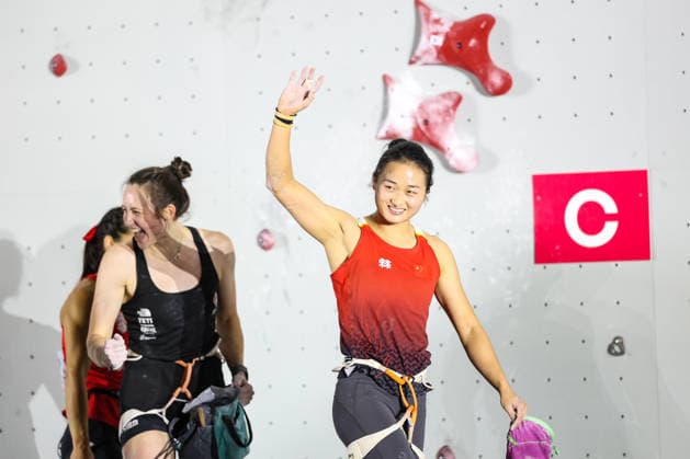 (260918) -- CHONGQING, Sept. 18, 2026 -- Silver medalist Zhang Shaoqin (R) of China celebrates after the women s speed final at the World Climbing Series Chongqing 2026 in southwest China s Chongqing, Sept. 18, 2026. ) (SP)CHINA-CHONGQING-CLIMBING-WORLD SERIES-WOMEN S SPEED (CN) HuangxWei 