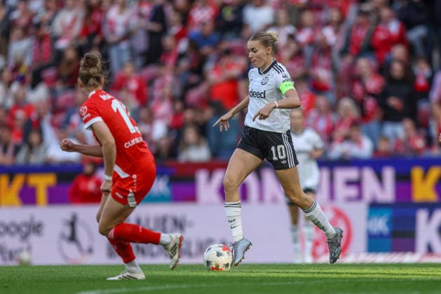 GER, Mainz, FSV Mainz 05 vs. Eintracht Frankfurt, Google Pixel Women s Bundesliga, Soccer, DFB, 2026–2027 Season, MEWA Arena, Matchday 5 in pictures (from left): Saskia Matheis, Mainz 05 Women s U-19, Laura Freigang, Eintracht Frankfurt Women’s Team, No. 10. DFB and DFL regulations prohibit any use of photographs as image sequences and or quasi-video. September 18, 2026 Copyright: HMBxMedia HendrikxHamelau
