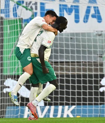 September 18, 2026 Soccer Season 2026–2027, Bundesliga 2, Matchday 6: SpVgg Greuther Fürth vs. Kleeblatt FC Magdeburg, FCM Sports Photo by Zink MeZi xmexzix. DFL regulations prohibit any use of photographs as image sequences and or quasi-video; for editorial use only. Goal celebration, jubilation, joy after a goal; goal, shot on goal for the 1–1 equalizer by Omar Sillah (42 ), SpVgg Greuther Fürth with Shinta Appelkamp (8), SpVgg Greuther Fürth