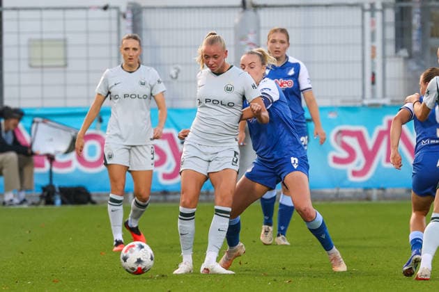 Ella Peddemor of VfL Wolfsburg, 5; Vanessa Diehm of TSG 1899 Hoffenheim, 6; Soccer; Google Pixel; Women s Bundesliga, Matchday 5; TSG 1899 Hoffenheim vs. VfL Wolfsburg on September 18, 2026, at the Dietmar Hopp Stadium in Hoffenheim, Germany Hoffenheim Dietmar Hopp Stadium Germany Copyright: xFranzxReindelx