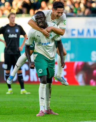 September 18, 2026 Soccer Season 2026–2027, Matchday 2, Bundesliga 2: SpVgg Greuther Fürth vs. Kleeblatt FC Magdeburg, FCM. Sports photo by Zink xwoxzix. DFL regulations prohibit any use of photographs as image sequences and or quasi-video For editorial use only Goal celebration Cheering Joy after a goal Goal Shot on goal for the 1–1 equalizer by Omar Sillah 42, SpVgg Greuther Fürth Omar Sillah 42, SpVgg Greuther Fürth Shinta Appelkamp 8, SpVgg Greuther Fürth