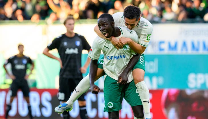 September 18, 2026 Soccer Season 2026–2027, Matchday 2, Bundesliga 2: SpVgg Greuther Fürth vs. Kleeblatt FC Magdeburg, FCM. Sports photo by Zink xwoxzix. DFL regulations prohibit any use of photographs as image sequences and or quasi-video For editorial use only Goal celebration Cheering Joy after a goal Goal Shot on goal for the 1–1 equalizer by Omar Sillah 42, SpVgg Greuther Fürth Omar Sillah 42, SpVgg Greuther Fürth Shinta Appelkamp 8, SpVgg Greuther Fürth