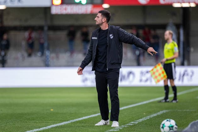 Head Coach Orest Shala gesturing—GER, SC Verl vs. FC Würzburger Kickers, Soccer, 3rd Division, Matchday 7, 2026–2027 Season, September 18, 2026 DFL regulations prohibit the use of photographs as image sequences and or quasi-video GER, SC Verl vs. FC Würzburger Kickers, soccer, 3rd Division, Matchday 7, 2026–2027 season, September 18, 2026, Verl Copyright: xEibner-Pressefoto JanxRollingerx EP_JSK