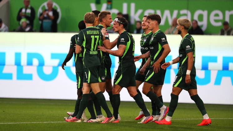 VfL vs. Darmstadt, 2. Bundesliga Wolfsburg, September 18, 2026, Soccer, Men s, 2. Bundesliga, 2026–2027 Season, VfL Wolfsburg vs. SV Darmstadt 98: Robert Glatzel of VfL Wolfsburg celebrates with his teammates after scoring the 2-1 goal. DFL DFB REGULATIONS PROHIBIT ANY USE OF PHOTOGRAPHS AS IMAGE SEQUENCES AND OR QUASI-VIDEO. Volkswagen Arena, Lower Saxony, Germany
