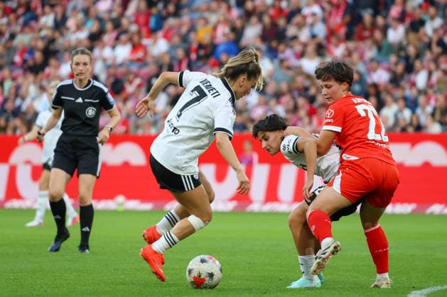 September 18, 2026, xusrbx, Soccer Google Pixel Women s Bundesliga, FSV Mainz 05 vs. Eintracht Frankfurt; Ereleta Memeti (Eintracht Frankfurt, 7) in a tackle with Emma Junold (FSV Mainz 05, 22), Mainz