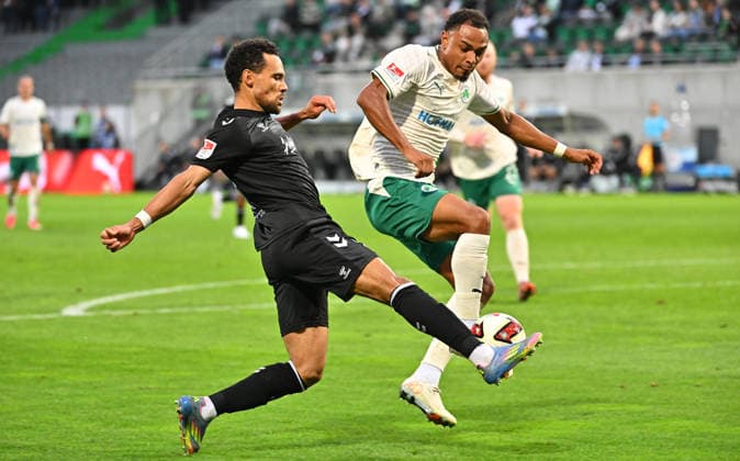 September 18, 2026 Soccer Season 2026–2027, Matchday 2, Bundesliga, SpVgg Greuther Fürth vs. Kleeblatt FC Magdeburg, FCM, Sports Photo by Zink, MeZi, xmexzix. DFL regulations prohibit any use of photographs as image sequences and or quasi-video; for editorial use only. Herbert Bockhorn 7, FC Magdeburg; Sacha Banse Bansé 6, SpVgg Greuther Fürth, right
