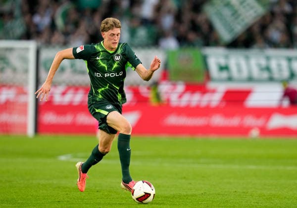 Alexander Bernhardsson, VfL Wolfsburg, No. 17 with the ball (GER), VfL Wolfsburg vs. SV Darmstadt 98, 2. Bundesliga, Matchday 6, 2026–27 Season, Volkswagen Arena, Wolfsburg, September 18, 2026 DFL regulations prohibit any use of photographs as image sequences and or quasi-video VfL Wolfsburg vs. SV Darmstadt 98, 2. Bundesliga, Matchday 6, 2026–27 season, September 18, 2026, Wolfsburg Copyright: xEibner-Pressefoto ScottxColemanx EP_SCN