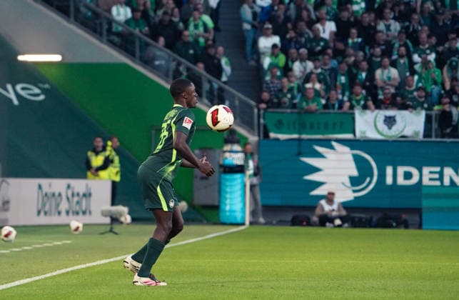 German Soccer 2. Bundesliga 2026–2027, Matchday 6: VfL Wolfsburg vs. SV Darmstadt 98 at Volkswagen Arena in Wolfsburg; Saël Kumbedi (VfL Wolfsburg), 26 Copyright: xAymanxAlahmedx