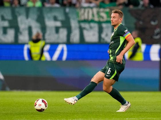 Hauke Finn Wahl (VfL Wolfsburg, No. 6) plays the ball (GER), VfL Wolfsburg vs. SV Darmstadt 98, 2. Bundesliga, Matchday 6, 2026–27 season, Volkswagen Arena, Wolfsburg, September 18, 2026 DFL regulations prohibit any use of photographs as image sequences and or quasi-video VfL Wolfsburg vs. SV Darmstadt 98, 2. Bundesliga, Matchday 6, 2026–27 season, September 18, 2026, Wolfsburg Copyright: xEibner-Pressefoto ScottxColemanx EP_SCN