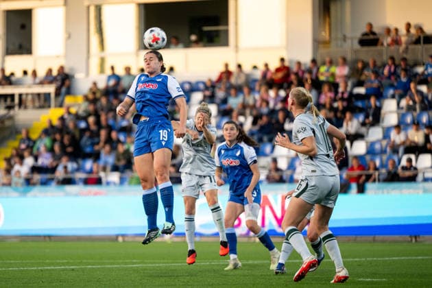 September 18, 2026, GER, Soccer, Women s, Google Pixel 1 Bundesliga, 2026–2027 Season, Matchday 4, TSG 1899 Hoffenheim vs. VfL Wolfsburg: Svenja Fölmli (Hoffenheim), 19, heading the ball; behind her, Svenja Huth (VfL Wolfsburg), 10. DFB and DFL regulations prohibit any use of photographs as image sequences and or quasi-video. Hoffenheim Dietmar Hopp Stadium, Baden-Württemberg, Germany Copyright: xNordphoto Memmlerx