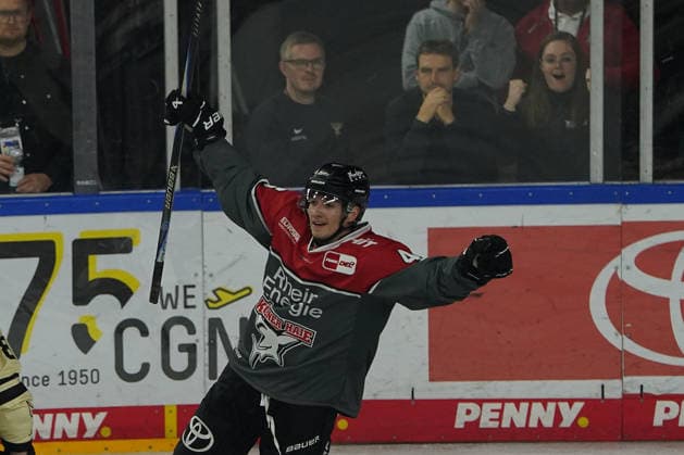 Cologne, DEL, 2026–2027 season, Kölner Haie vs. Grizzlys Wolfsburg, September 18, 2026, Lanxessarena Cologne, Kevin Niedenz, Kölner Haie, celebrating
