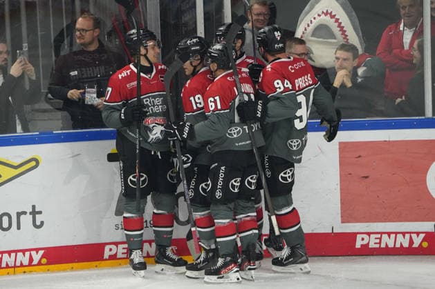 Cologne, DEL, 2026–2027 season, Kölner Haie vs. Grizzlys Wolfsburg, September 18, 2026, Lanxess Arena, Cologne; Kölner Haie celebrate