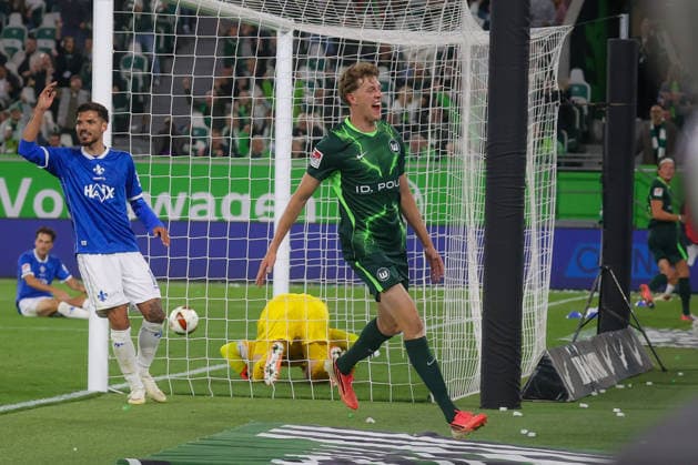 September 18, 2026, xgox, Soccer 2. Bundesliga VfL Wolfsburg vs. SV Darmstadt 98 emspor, from left: Alexander Bernhardsson (Wolfsburg), 17, cheering, Goal celebration, celebrating the goal, 3–1 DFL DFB REGULATIONS PROHIBIT ANY USE OF PHOTOGRAPHS as IMAGE SEQUENCES and or QUASI-VIDEO Wolfsburg