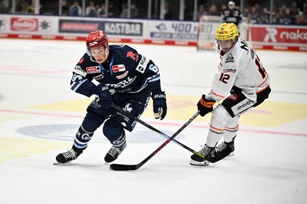 From left to right: Boaz Bassen, Schwenninger Wild Wings; Noah Dunham, Löwen Frankfurt; 12 Schwenninger Wild Wings vs. Löwen Frankfurt, DEL, Regular Season, Game 1, 2026–2027 Season, September 18, 2026: Schwenninger Wild Wings vs. Loewen Frankfurt, DEL, Regular Season, Game 1, 2026–2027 Season, September 18, 2026, Schwenningen Copyright: xEibner-Pressefoto SvenxLaeglerx EP_SVL