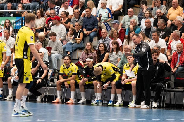 Misha Kaufmann, TVB Stuttgart, Trainer, Coach, actively communicating as always, HBW Balingen Weilstetten vs. TVB Stuttgart, GER, Opel 1 Handball Bundesliga, Championship, Matchday 5, 2026–2027 Season, September 18, 2026, Eibner Press Photo: Andreas Ulmer, HBW Balingen Weilstetten vs. TVB Stuttgart, GER, Opel 1 Handball Bundesliga, Championship, Matchday 5, 2026–2027 Season, September 18, 2026, Balingen Copyright: xEibner-Pressefoto AndreasxUlmerx EP_AUR