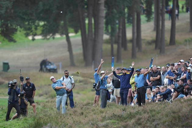 VIRGINIA WATER, ENGLAND - SEPTEMBER 18: Ryan Fox (NZL) plays from the heather on the eleventh hole during Round 2 at the BMW PGA, Golf Herren Championship at Wentworth Golf Club, Virginia Water on September 18, 2026 in Surrey, England The BMW PGA Championship