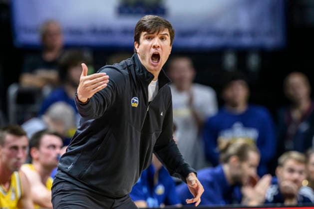 Pictured from left: Pedro Calles (ALBA), coach, GER, Berlin, basketball, Alba Berlin and the Niners Chemnitz, BBL season opener, opening game, at the UBER Arena, September 18, 2026, Copyright: HMBxMedia UwexKoch
