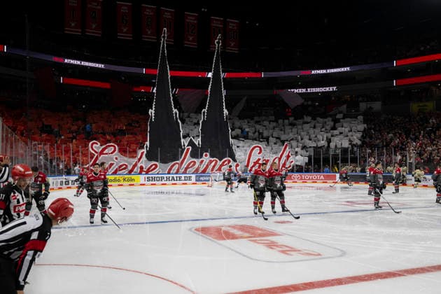 PENNY DEL 1 Cologne Sharks vs. Grizzly Wolfsburg, Cologne, September 18, 2026. Choreographed display at the PENNY DEL 1 game between the Cologne Sharks and Grizzly Wolfsburg on September 18, 2026, at KA2 in Cologne, Germany Copyright: xBEAUTIFULxSPORTS AndreasxDickx