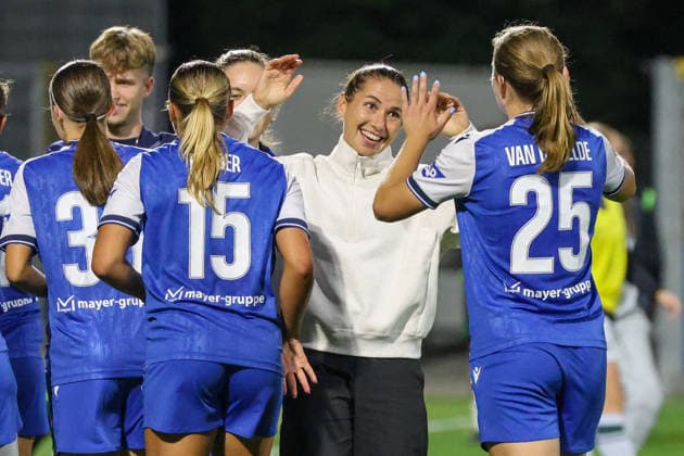 Eva Maria Virsinger, head coach of TSG 1899 Hoffenheim, with Jonna van de Velde of TSG 1899 Hoffenheim, 25, celebrating the victory in the Women s Bundesliga, Matchday 5, TSG 1899 Hoffenheim vs. VfL Wolfsburg on September 18, 2026, at the Dietmar Hopp Stadium in Hoffenheim, Germany; Hoffenheim, Dietmar Hopp Stadium, Germany Copyright: xFranzxReindelx