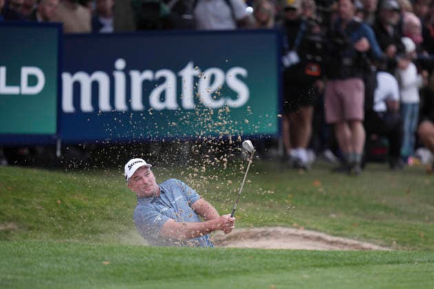 VIRGINIA WATER, ENGLAND - SEPTEMBER 18: Ryan Fox (NZL) plays from a green side bunker on the 18th hole during Round 2 at the BMW PGA, Golf Herren Championship at Wentworth Golf Club, Virginia Water on September 18, 2026 in Surrey, England The BMW PGA Championship