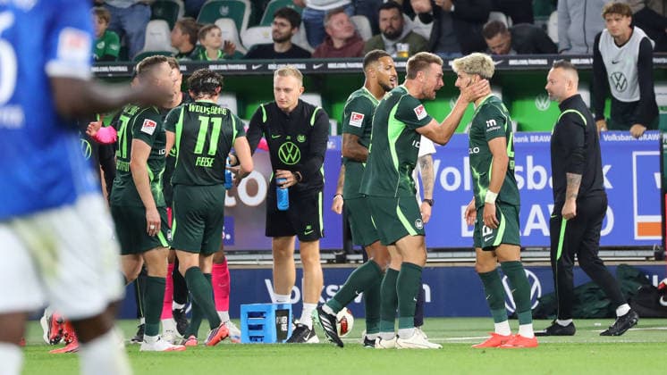 VfL vs. Darmstadt, 2. Bundesliga Wolfsburg, September 18, 2026, Soccer, Men s, 2. Bundesliga, 2026–2027 Season, VfL Wolfsburg vs. SV Darmstadt 98 Muhammed Damar of VfL Wolfsburg celebrates with his teammates after scoring the goal that made it 4–1 DFL DFB REGULATIONS PROHIBIT ANY USE OF PHOTOGRAPHS AS IMAGE SEQUENCES AND OR QUASI-VIDEO Volkswagen Arena, Lower Saxony, Germany
