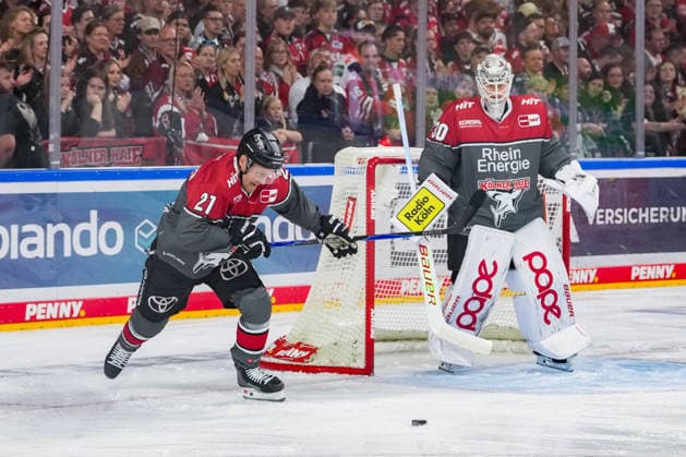 Ice Hockey: Penny DEL, Matchday 1—Cologne Sharks vs. Wolfsburg Grizzlys on September 18, 2026, at the Lanxess Arena in Cologne. Juhani Tyrväinen (Cologne), left: Janne Juvonen (Cologne), right: In accordance with the regulations of the DEL (German Ice Hockey League), the publication and further use of the footage in electronic media and on devices of any kind during the game is not permitted xDMx