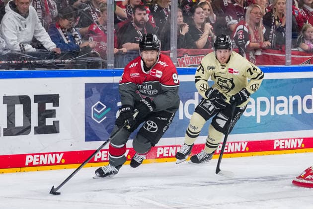 Ice Hockey: DEL Matchday 1 – Kölner Haie vs. Grizzlys Wolfsburg on September 18, 2026, at the Lanxess Arena in Cologne. Robin Press (Cologne), on the left, Les Lancaster (Wolfsburg); on the right. In accordance with the regulations of the DEL (German Ice Hockey League), the publication and further use of the footage in electronic media and on devices of any kind during the game is not permitted. xDMx
