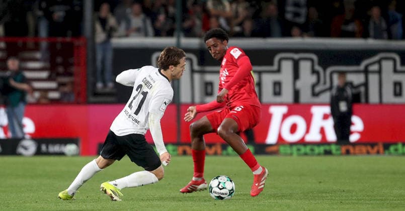 September 18, 2026, xfsx, Men s, Soccer, 2026–2027 Season, 3rd Division, Matchday 7: SC Verl vs. FC Würzburger Kickers; from left: Mika Clausen (SC Verl) and Namrud Embaye (FC Würzburger Kickers); Verl Sportclub Arena, North Rhine-Westphalia, Germany