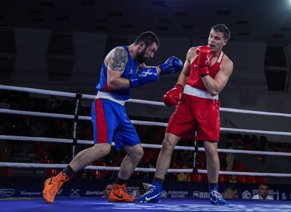 2026 European Boxing Championships in Sofia SOFIA, BULGARIA - SEPTEMBER 18: Leon Kermas (red) of Estonia competes against Andrei Chiriacov (blue) of Moldova in the men s 85kg category during the 2026 European Boxing Championships are held at Asics Arena in Sofia, Bulgaria, on September 18, 2026. Osmancan Gurdogan Anadolu Sofia Bulgaria. Editorial use only. Please get in touch for any other usage.  Copyright: x2026xAnadoluxOsmancanxGurdoganx