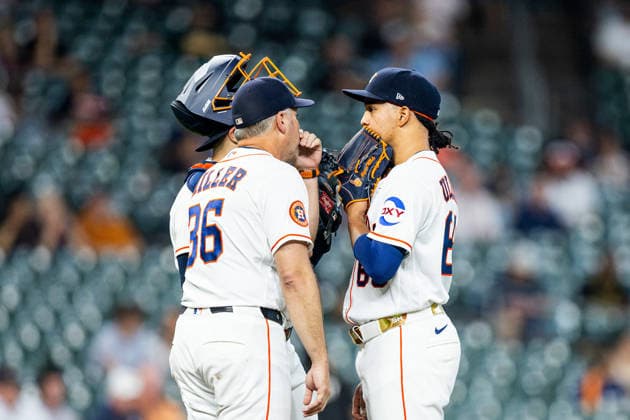 September 17, 2026, Houston, Texas, USA: Houston Astros pitching coach Joshua Miller (36) talks with pitcher MIGUEL ULLOLA (66) at the mound during the first inning against the Kansas City Royals at Daikin Park. Houston USA - ZUMAh306 20260917_zsp_h306_024 Copyright: xOscarxHerrerax
