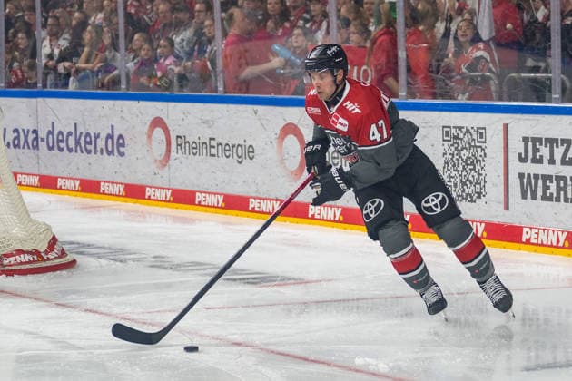 Veli Matti Vittasmaki, Cologne Sharks, 47, on the way forward; Cologne Sharks vs. Grizzlys Wolfsburg, ice hockey, Penny DEL, Matchday 1, 2026–2027 season, September 18, 2026, Cologne Sharks vs. Grizzlys Wolfsburg, Ice Hockey, Penny DEL, Matchday 1, 2026–2027 Season, September 18, 2026, Cologne Copyright: xEibner-Pressefoto ThomasxHaeslerx EP_THR