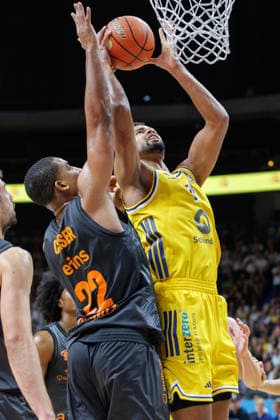 Basketball, Men s Bundesliga, Alba Berlin vs. Niners Chemnitz, Uber Arena on September 18, 2026, in Berlin. Norris Agbakoko of ALBA Berlin scores a basket. Alba Berlin vs. Niners Chemnitz