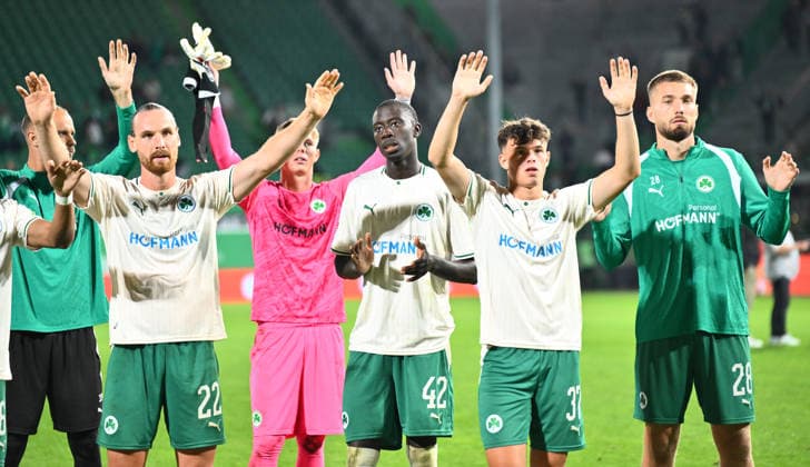 September 18, 2026 Soccer Season 2026–2027, Matchday 2, Bundesliga, SpVgg Greuther Fürth vs. Kleeblatt FC Magdeburg, FCM Sports Photo by Zink xwoxzix. DFL regulations prohibit any use of photographs as image sequences and or quasi-video For editorial use only. Jannis Heuer 22, SpVgg Greuther Fürth, Florian Hellstern 1, SpVgg Greuther Fürth Omar Sillah 42, SpVgg Greuther Fürth Faton Ademi 37, SpVgg Greuther Fürth Doni Edon Arifi 28, SpVgg Greuther Fürth after the final whistle