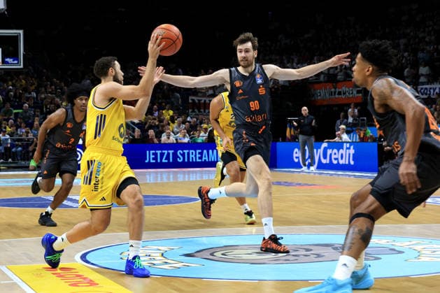 September 18, 2026, Germany, GER, DEU, Basketball, 1st Bundesliga, Day 1, 2026–2027 Season, Berlin, ALBA Berlin vs. Niners Chemnitz, JORDAN FORD ALBA Berlin 3, JANNIS VON SECKENDORFF Chemnitz 90 nordphoto GmbH Engler Berlin Uber Arena State: Germany Copyright: xNordphotox xEnglerx