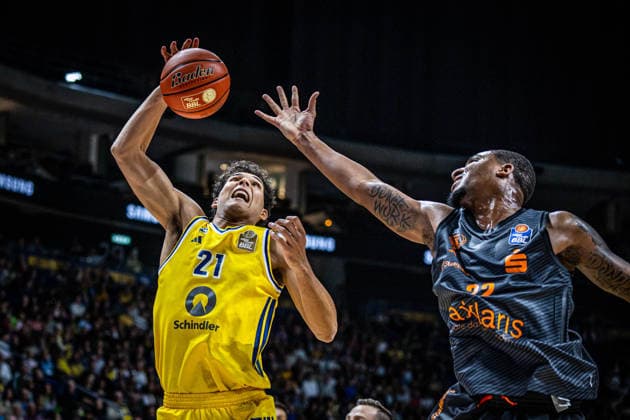 Basketball Berlin, September 18, 2026; 2026–2027 Season; EasyCredit BBL 1 Bundesliga Men, Alba Berlin vs. NINERS Chemnitz; Brandon Angel (Alba Berlin, No. 21) vs. Nighael Ceaser (Chemnitz, No. 22)