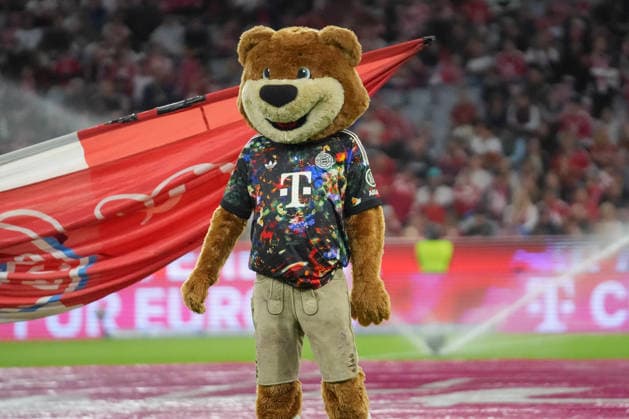 Germany Soccer Bundesliga 2026–2027, Matchday 4: FC Bayern Munich vs. 1. FC Union Berlin at the Allianz Arena in Munich. FC Bayern s mascot, Berni, is wearing the 2026 Oktoberfest jersey and lederhosen. Copyright: xTobiasxWentzellx