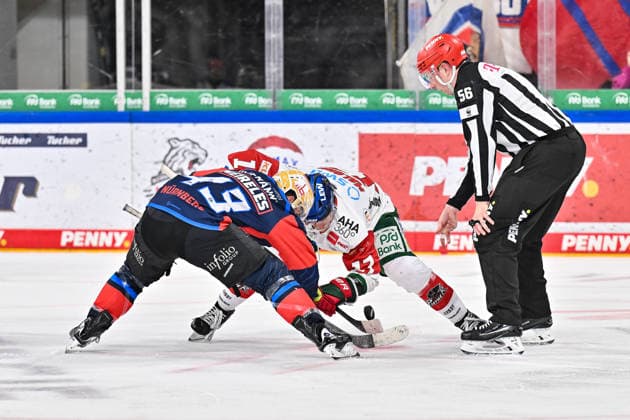 Penny DEL Nuremberg Ice Tigers vs. Augsburg Panthers, September 18, 2026, NUREMBERG, GERMANY September 18, as Greg MEIRELES of the Nuremberg Ice Tigers (43) and Sean MALONE of the Augsburg Panthers (17) face off at the face-off during the Penny DEL match between the Nuremberg Ice Tigers and the Augsburg Panthers on Matchday 1 at the PSD Bank Nuremberg Arena Copyright: xBEAUTIFULxSPORTS Goldbergx