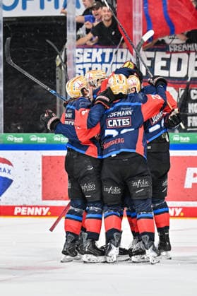 Penny DEL Nuremberg Ice Tigers vs. Augsburg Panthers, September 18, 2026 NUREMBERG, GERMANY September 18 Cheers from the home crowd after Noah SAMANSKI scores the 1–1 goal for the Nuremberg Ice Tigers. Goal scorers celebrating happily during the Penny DEL match between the Nuremberg Ice Tigers and the Augsburg Panthers on Matchday 1 at the PSD Bank Nuremberg Arena Copyright: xBEAUTIFULxSPORTS Goldbergx