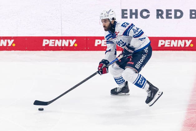 Anthony Greco, Adler Mannheim, 44, GER, EHC Red Bull Munich vs. Adler Mannheim, Ice Hockey, DEL, 2026–2027 Season, Matchday 1, September 18, 2026. Photo: HMB Media, Franz Feiner Copyright: HMBxMedia FranzxFeiner