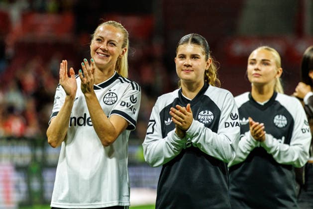 GPFBL, 1 FSV Mainz 05 vs. Eintracht Frankfurt, September 18, 2026, Mainz s Amanda Ilestedt (No. 13) and Noemi Ivelj (No. 4) of Eintracht Frankfurt celebrate after their victory in the Google Pixel Women s Bundesliga match on Matchday 5 of the 2026–27 season between 1 FSV Mainz 05 and Eintracht Frankfurt at the MEWA Arena, Mainz, September 18, 2026 Copyright: xBEAUTIFULxSPORTS Hahnex
