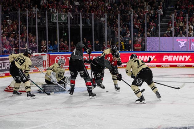 COLOGNE, GERMANY - 18 SEPTEMBER, 2026: - The PENNY DEL Ice hockey, Eishockey match Koelner Haie vs. Grizzlys Wolfsburg at LANXESS arena.  Copyright: xVitaliixKliuievx