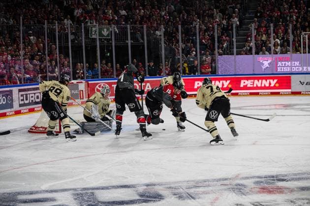COLOGNE, GERMANY - 18 SEPTEMBER, 2026: - The PENNY DEL Ice hockey, Eishockey match Koelner Haie vs. Grizzlys Wolfsburg at LANXESS arena.  Copyright: xVitaliixKliuievx