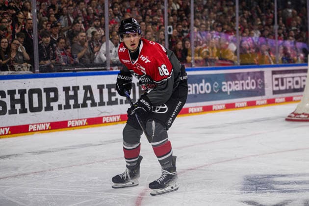 COLOGNE, GERMANY - 18 SEPTEMBER, 2026: Kevin Niedenz - The PENNY DEL Ice hockey, Eishockey match Koelner Haie vs. Grizzlys Wolfsburg at LANXESS arena.  Copyright: xVitaliixKliuievx